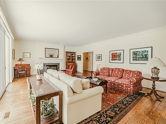 5th image of 44 East Blvd