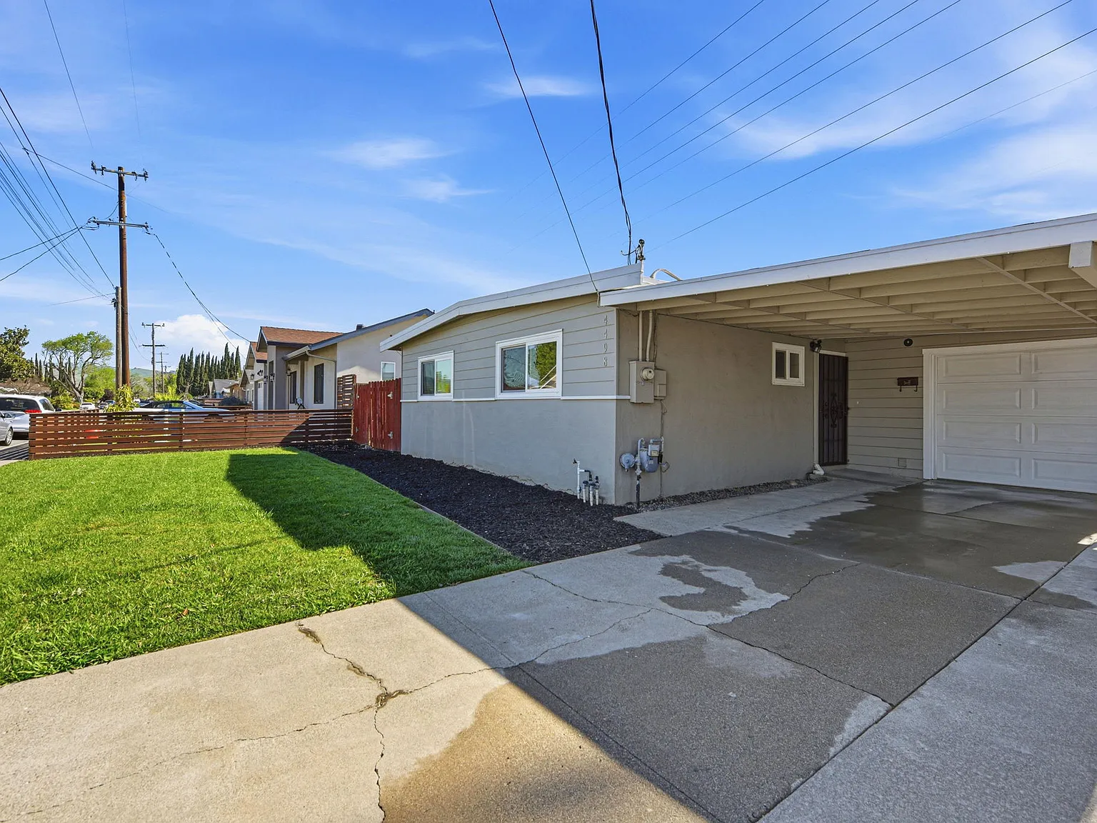 3 bed, 1175 sqft, $3,500 — Photo 3