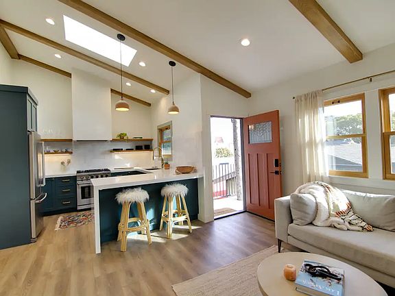 4th image of 352 Carroll Park W #A
