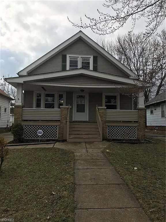 1909 Creston Ave photo 1