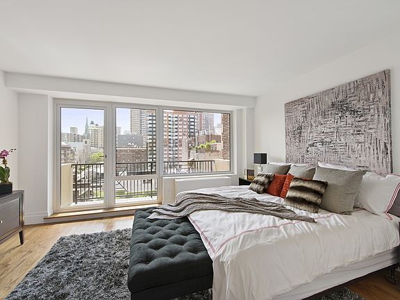4th image of 732 West End Avenue