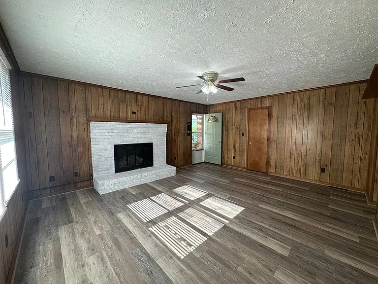 3564 Wards Rd — Photo 7