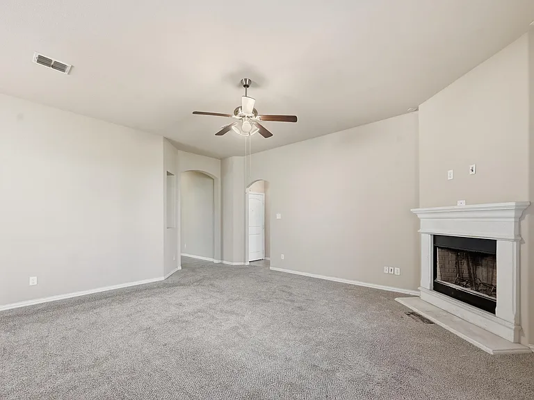717 Jennie Marie Cir — Photo 4