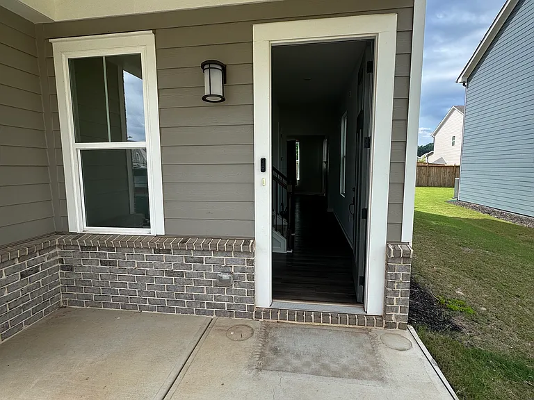 201 Brighton Bend Ln — Photo 5