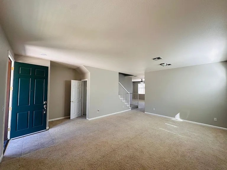 2403 Clemente Ln — Photo 3