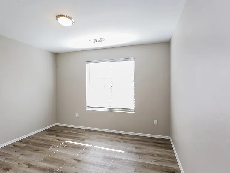 1510 N Saddle St — Photo 13