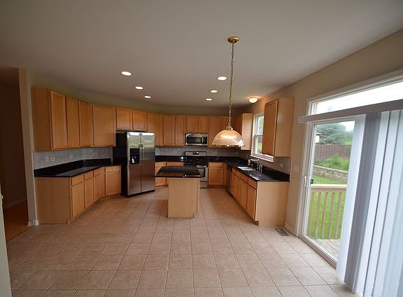 4th image of 1535 Russell Dr