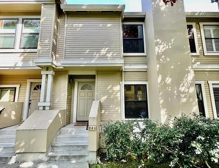 942 La Mesa Ter #B — Photo 2