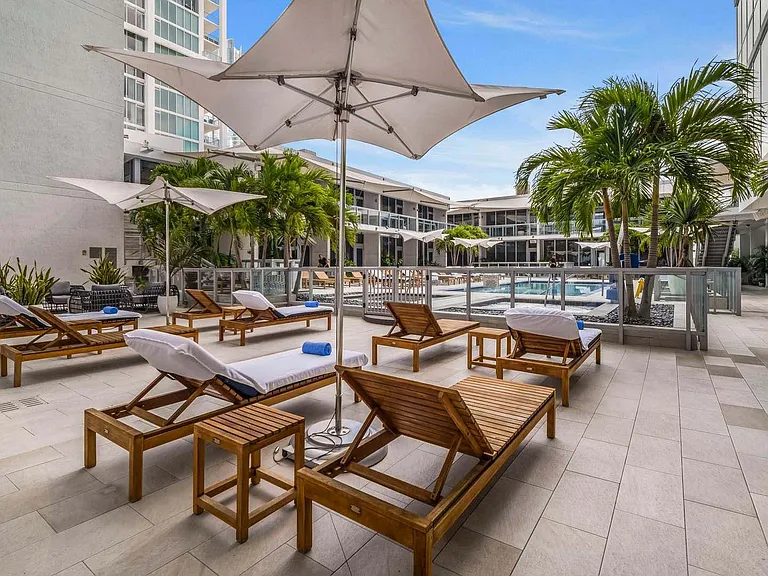 1100 Biscayne Blvd #5802 — Photo 32