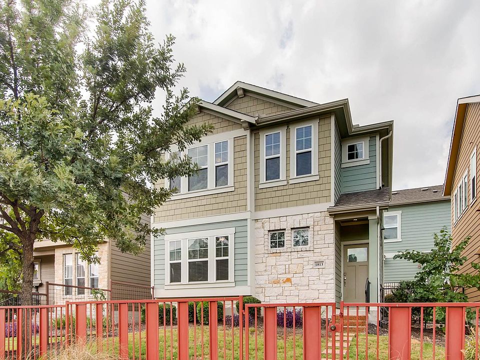 Beautiful home with a gated front yard!