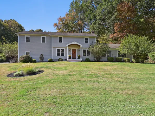 10 Buckboard Ridge, Bethel, CT 06801