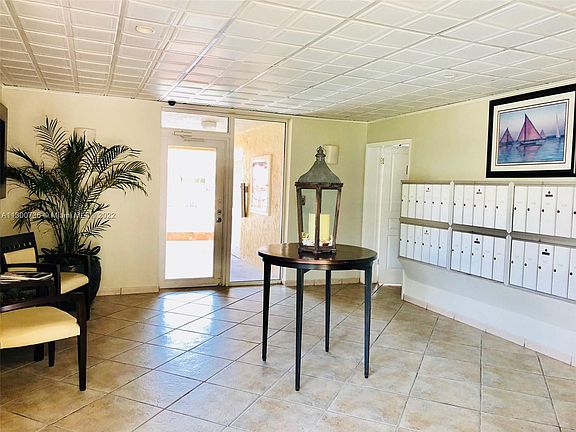 4th image of 3601 NE 170th St APT 508