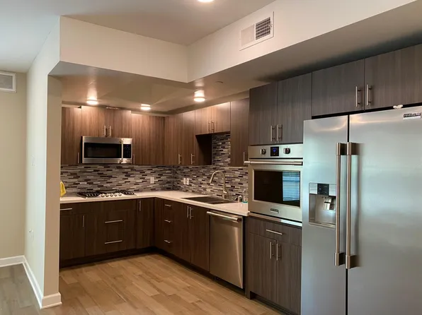 10850 Bloomfield St Unit 205, Toluca Lake, CA 91602