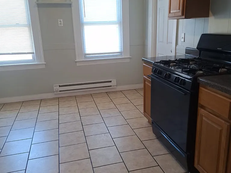 355 Sherman Ave #3 — Photo 7