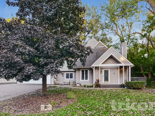 5 Oak Shore Dr, Burnsville, MN 55306