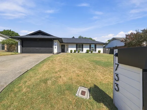 733 Montvale Dr, Mansfield, TX 76063