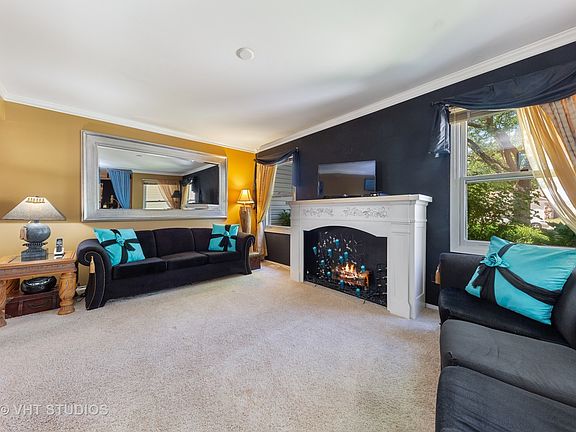 3rd image of 257 Sutton Ct #257