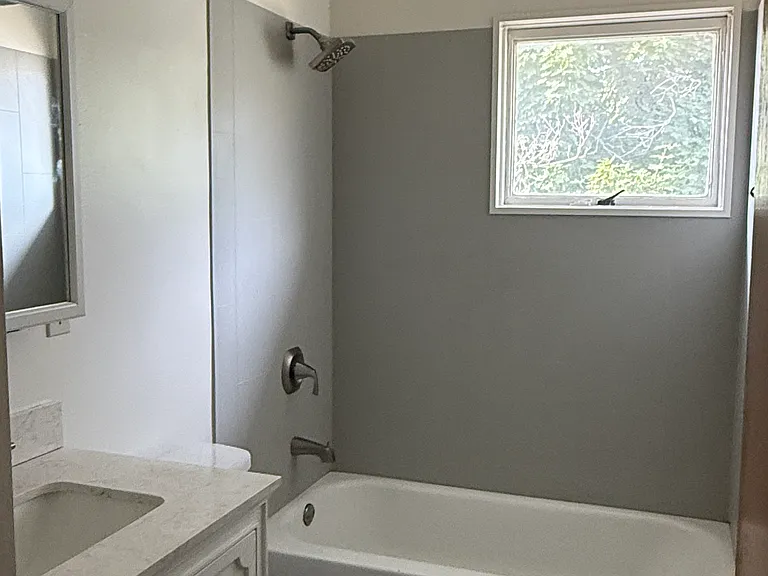 527 E Main St #7 — Photo 9
