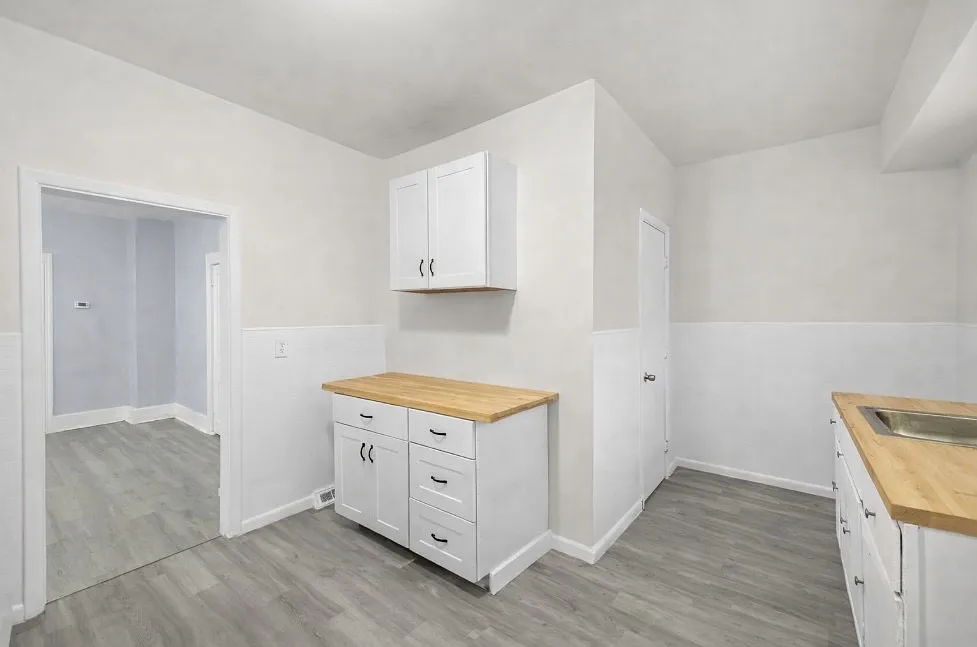 2 bed, 900 sqft, $1,400 — Photo 2