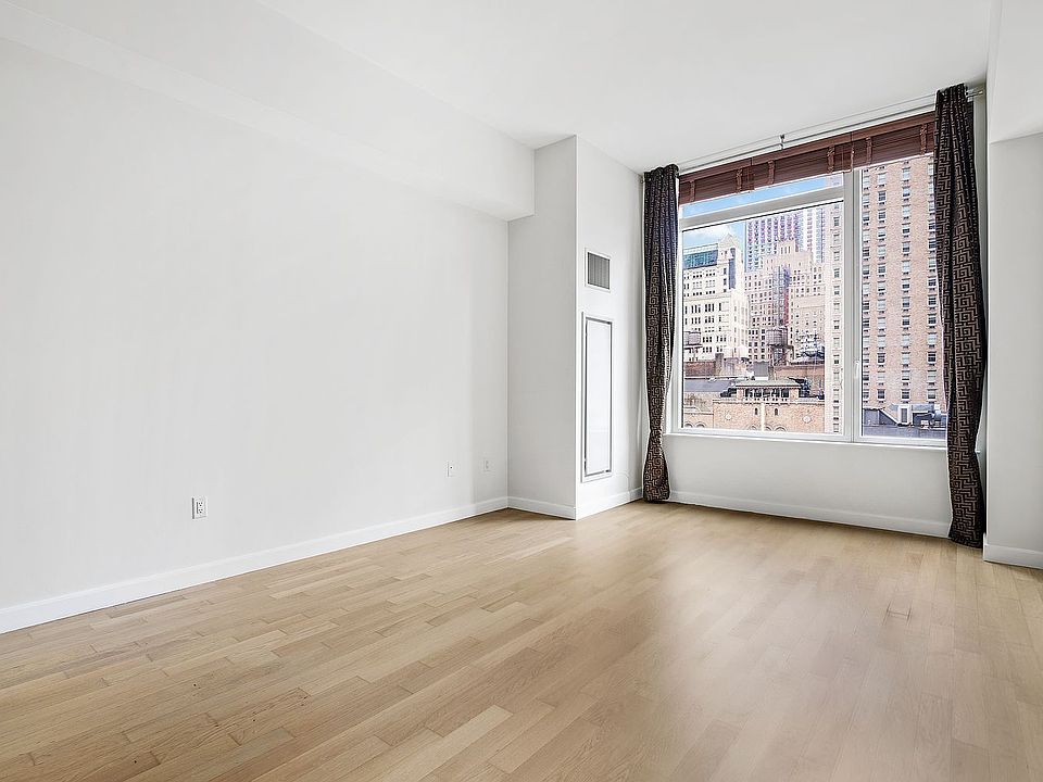 1st image of 247 W 46th St APT 406