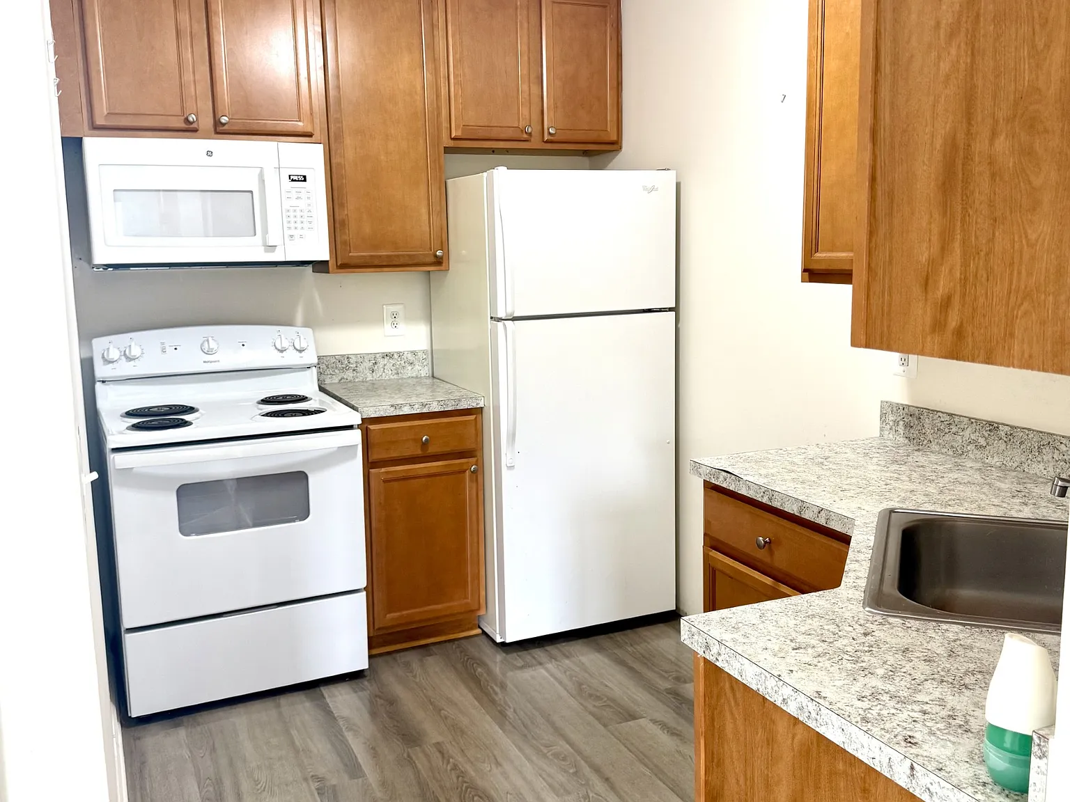 1 bed, 500 sqft, $1,300 — Photo 1