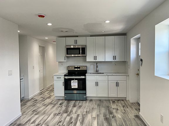 4th image of 6944 Hillmeyer Ave Floor 2
