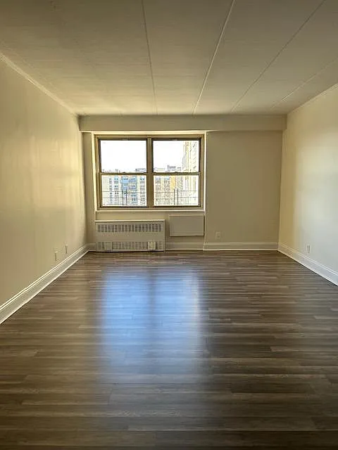 35 Park Ave — Photo 3