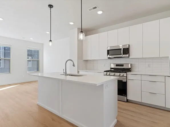 822 W Ivywell Ln N #217, North Salt Lake, UT 84054