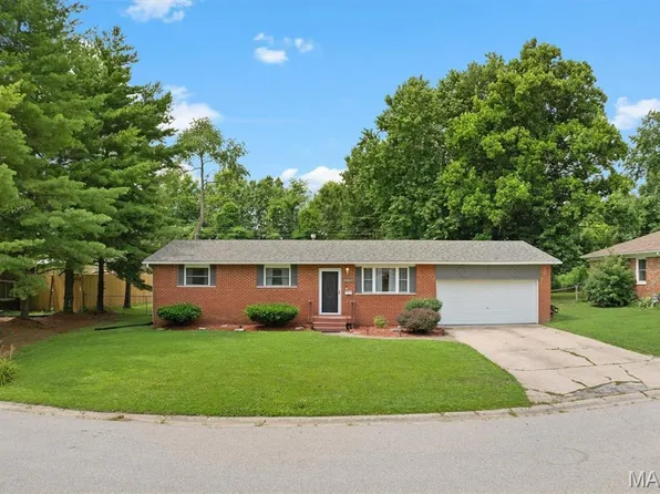 4816 Wick Mor Dr, Alton, IL 62002