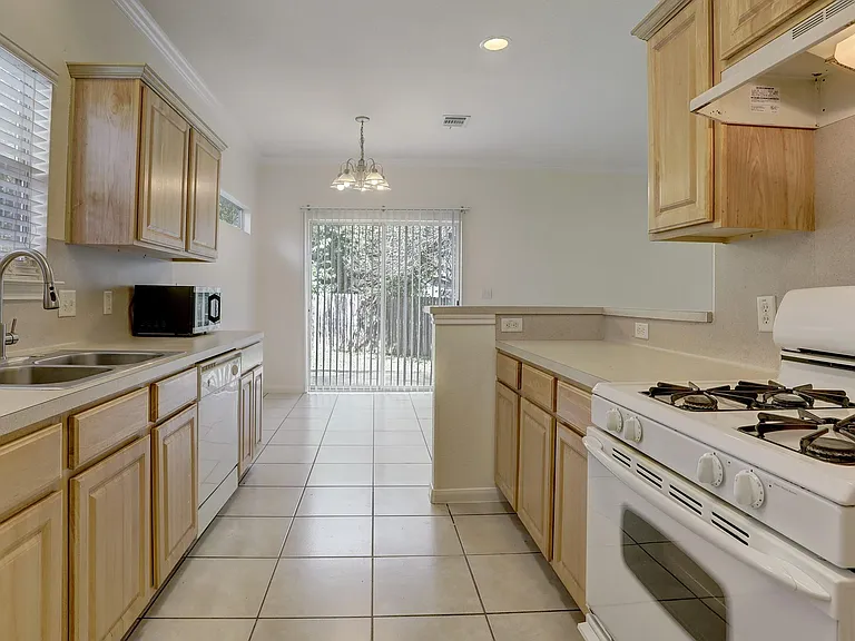 308 Blackson Ave #A — Photo 5
