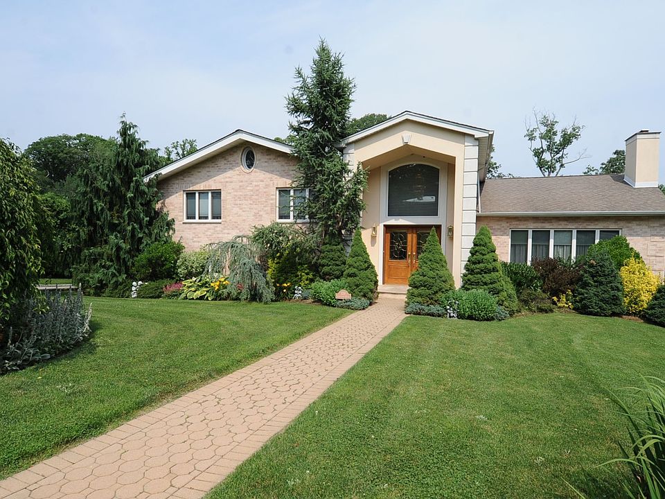 1st image of 128 Lake Shore Dr