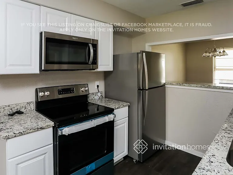 215 Adams St — Photo 5