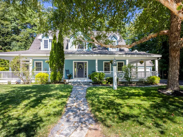 10 Sunrise Lane, Gorham, ME 04038