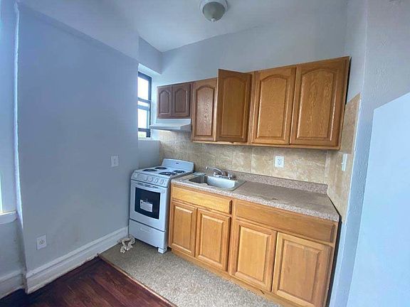 3rd image of 520 Lincoln Pl #6B