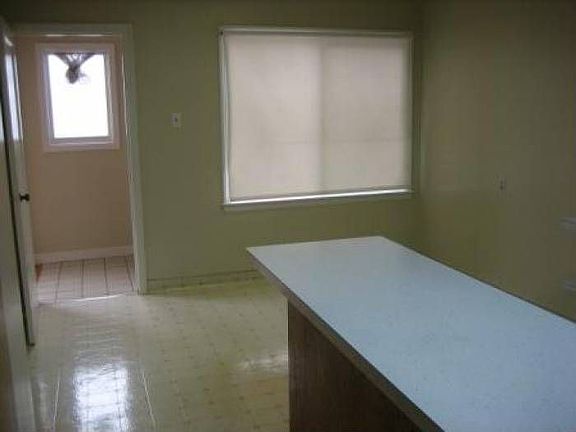 Kitchen Eating Area