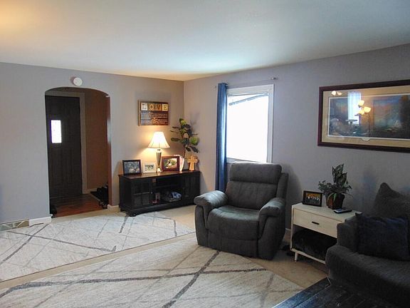 3rd image of 812 Humboldt Ave