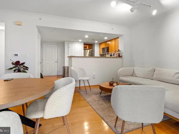 414 Water St Unit 2504, Baltimore, MD 21202