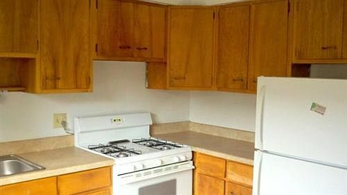 3rd image of 76 Pennsylvania Ave APT 10