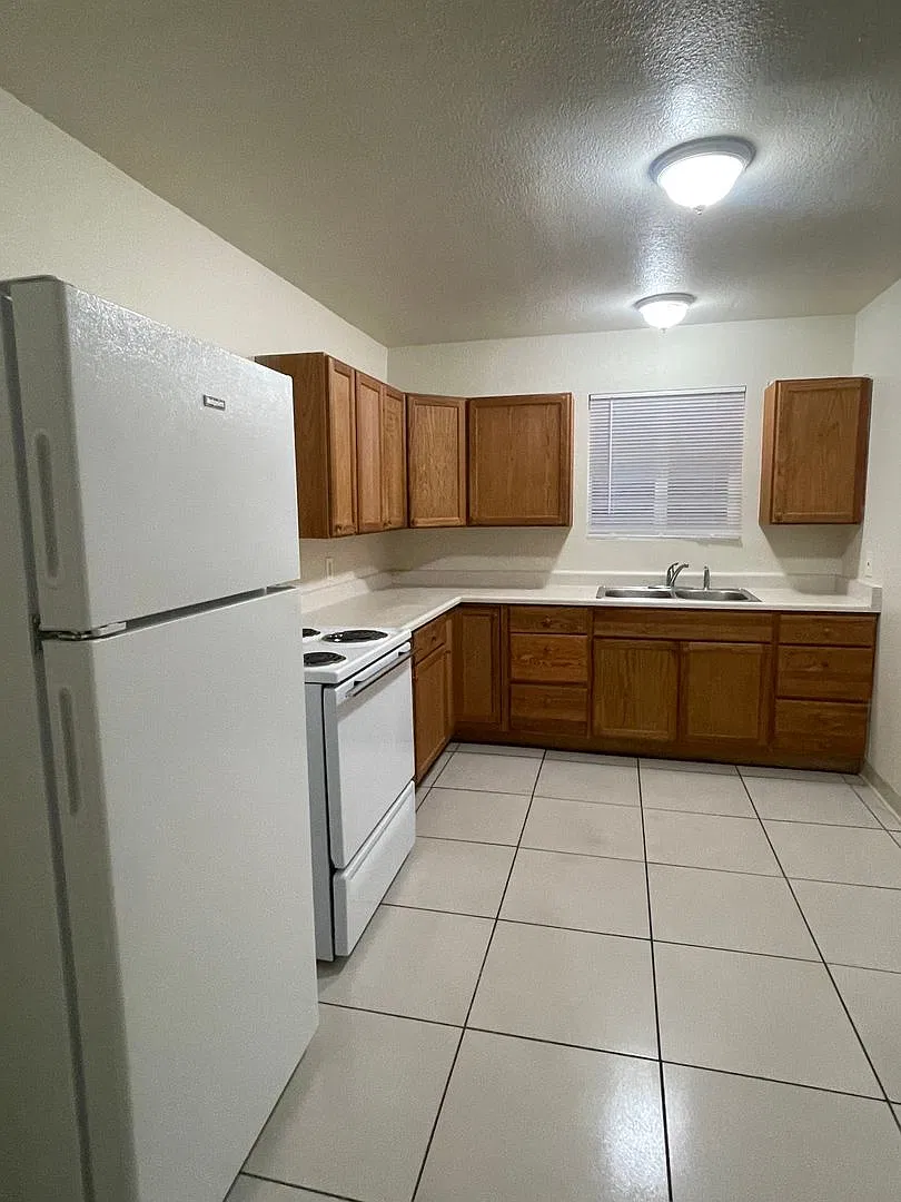 1565 Olive Ave — Photo 2