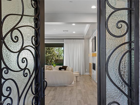 5th image of 6272 Magnifico Cir
