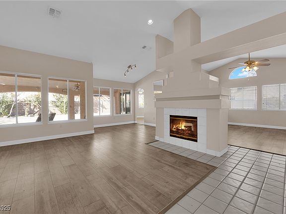 4th image of 4509 Crimson Leaf Dr