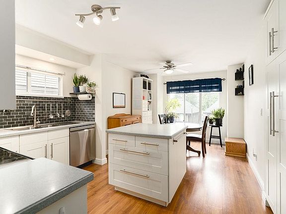 3rd image of 795 Noons Creek Dr #22