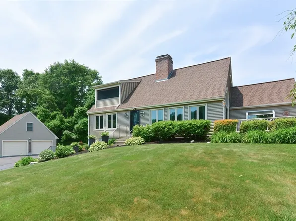 22 Bond Hollow Rd, Sutton, MA 01590