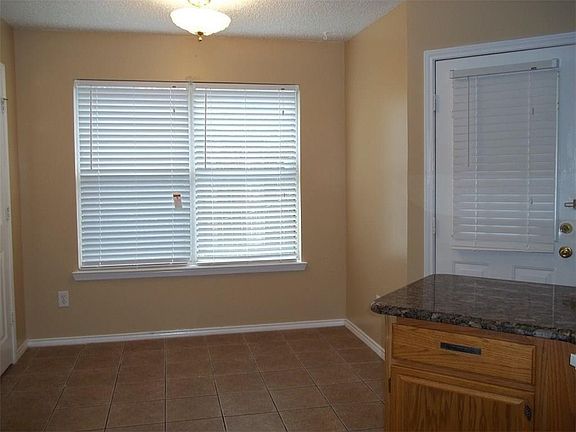 5th image of 213 Idle Creek Ln