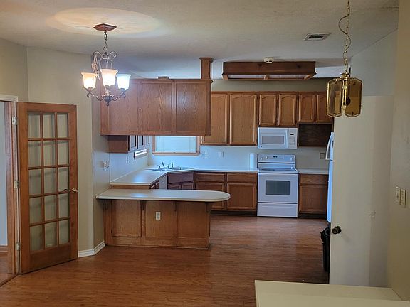 3rd image of 1109 Haley Pl
