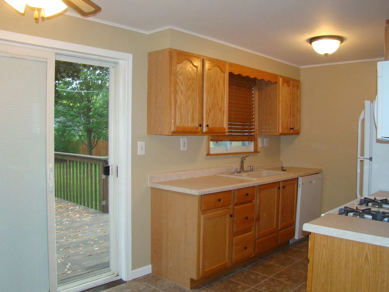 211 Kansas St photo 1