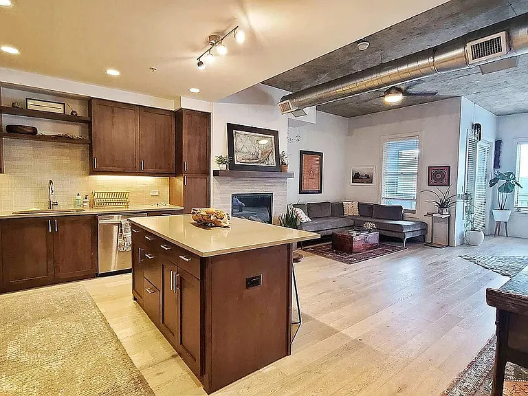 3301 Arapahoe Ave #E405 — Photo 2
