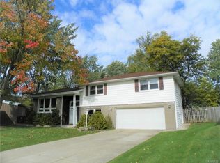 46 Kim Cir, Williamsville, NY