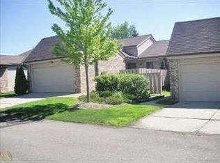 27359 Apple Blossom Ln #1, Southfield, MI 48034