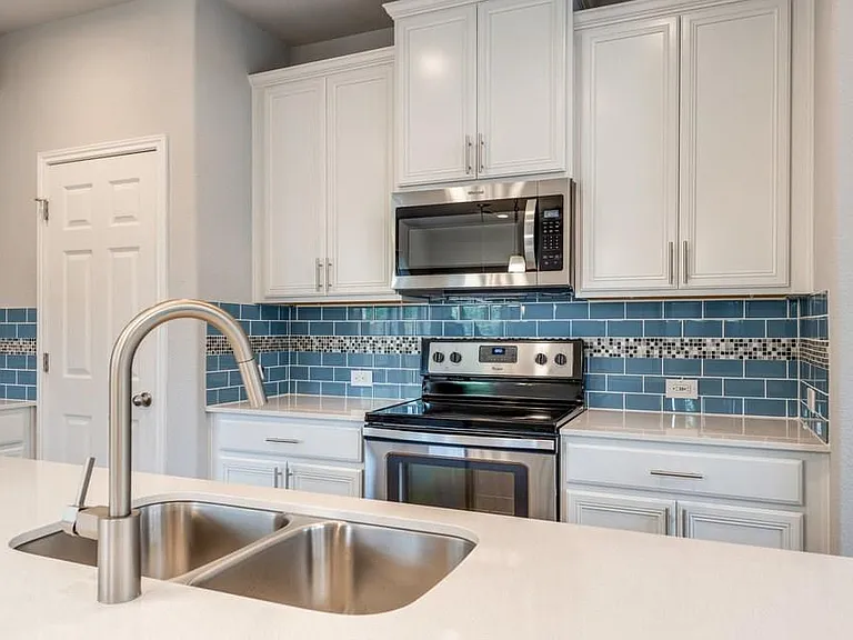 3240 E Whitestone Blvd #23 — Photo 5
